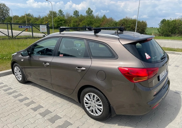 Kia Ceed cena 39500 przebieg: 159390, rok produkcji 2014 z Dzierżoniów małe 121